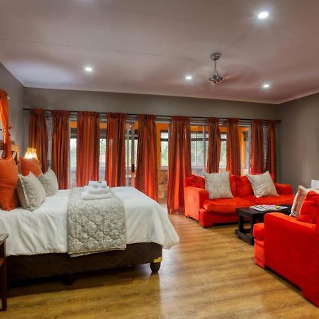 Purple Gecko Guest House Лиденбург Екстериор снимка