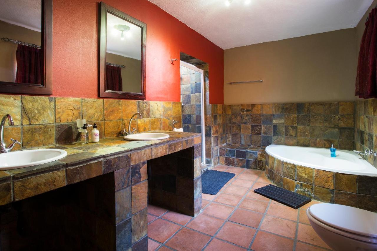 Purple Gecko Guest House Лиденбург Екстериор снимка