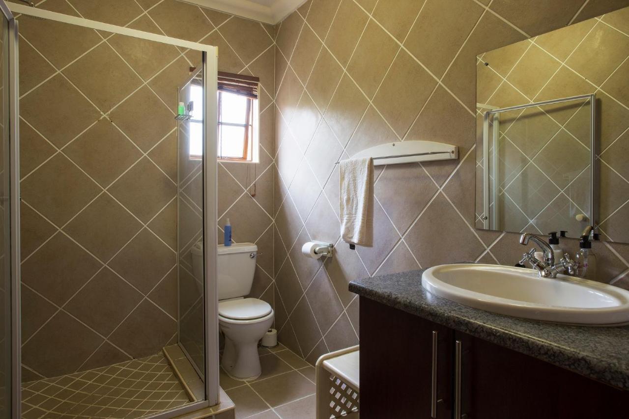 Purple Gecko Guest House Лиденбург Екстериор снимка