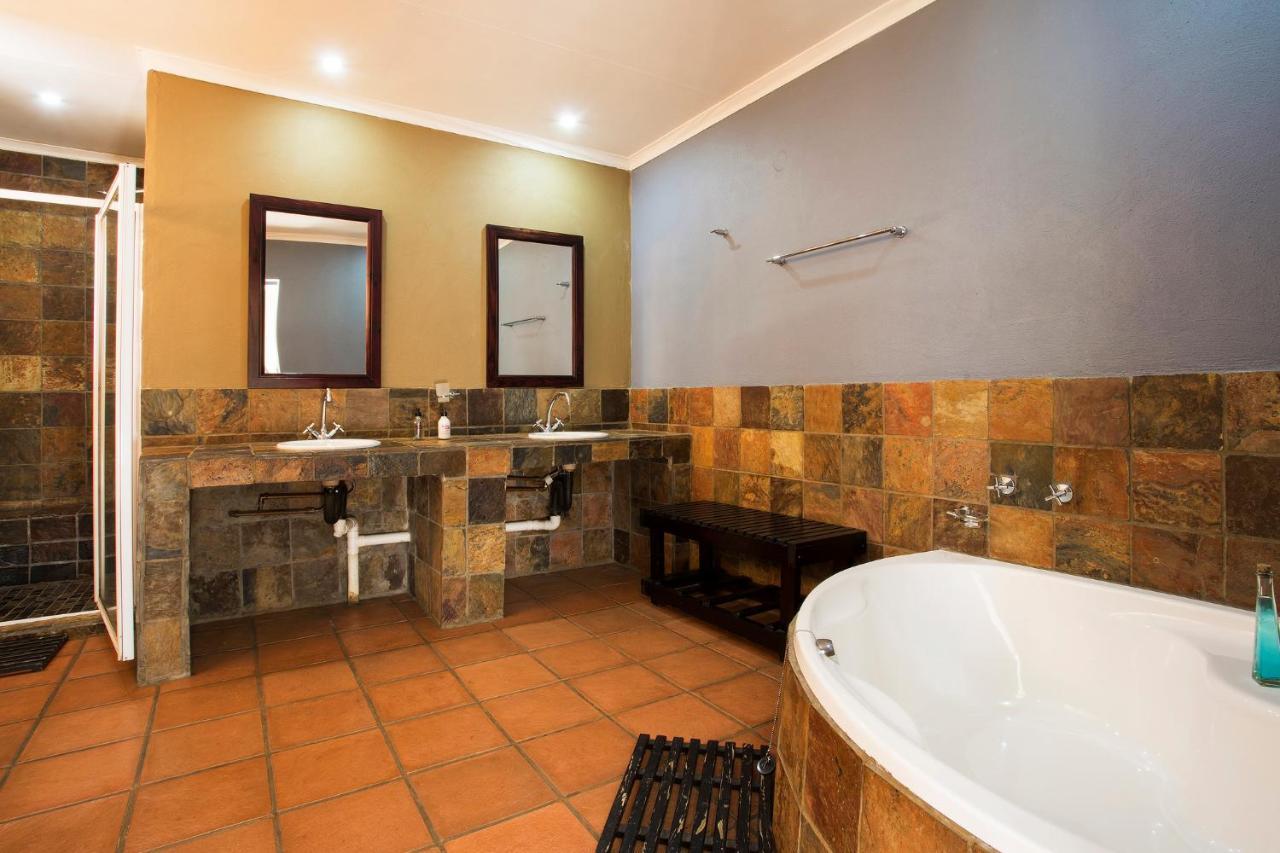 Purple Gecko Guest House Лиденбург Екстериор снимка