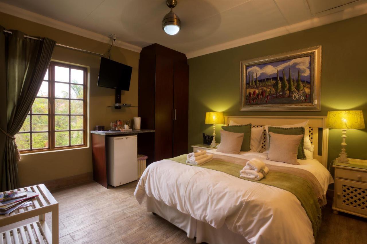 Purple Gecko Guest House Лиденбург Екстериор снимка